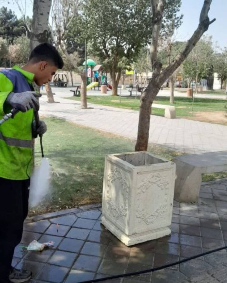 بهسازی فضای سبز مدارس باقرشهر