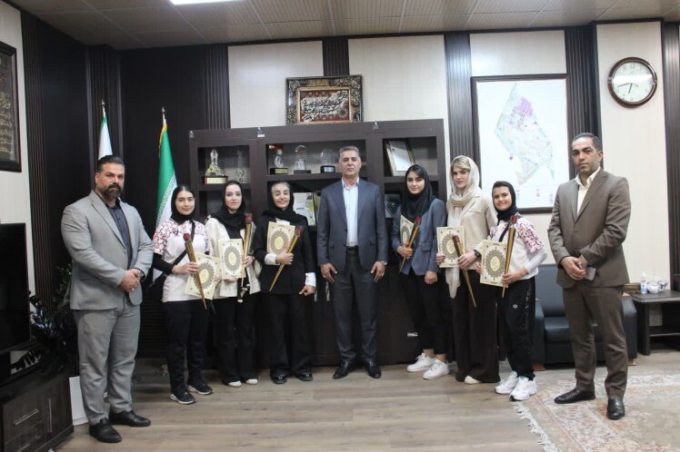  دیدار قهرمانان موی‌تای باقرشهر با شهردار