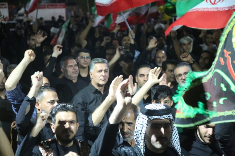 مردم باقرشهر و زائران خوزستانی در رثای رهبر شهید همصدا شدند.