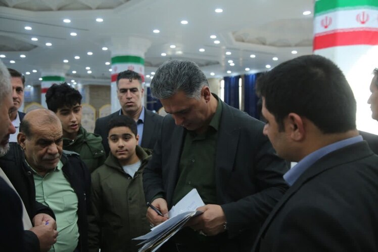  حضور شهردار باقرشهر در نماز عبادی ـ سیاسی جمعه و میز خدمت مدیران بخش کهریزک