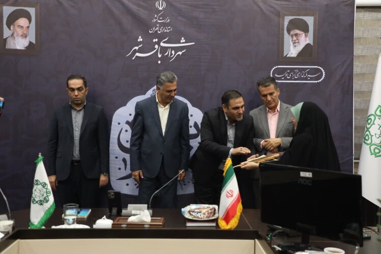 تقدیر شهردار باقرشهر از بانوان شاغل به مناسبت روز زن