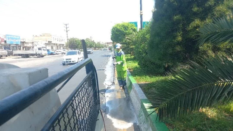 شست‌وشوی جداول روفوژ محور اصلی خیرآباد تا کلانتری انجام شد