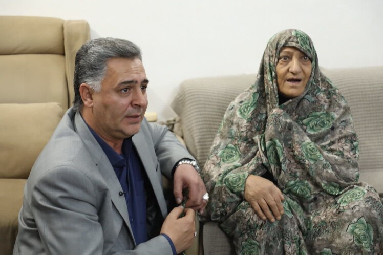 تماس تلفنی مادر شهید با مادر شهردار