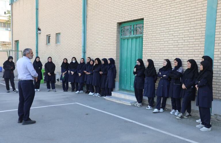 برگزاری مانور مدیریت بحران در دبیرستان دخترانه نرجس باقرشهر