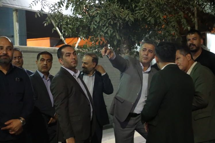 بازدید شبانه شهردار باقرشهر از پروژه‌های عمرانی
