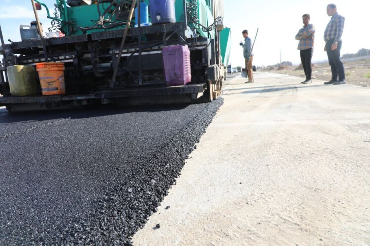  آغاز عملیات قیرپاشی و آسفالت در میدان نفت باقرشهرغاز عملیات قیرپاشی و آسفالت در میدان نفت باقرشهر