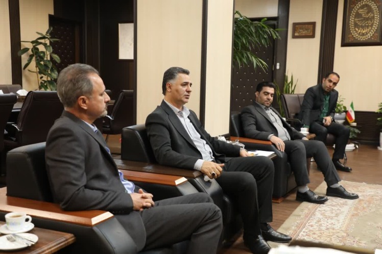 دیدار مدیرعامل شرکت سایپا پرس با شهردار باقرشهر 