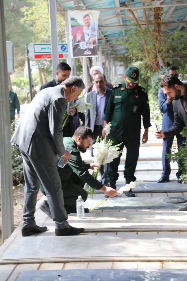  تجدید میثاق شهردار باقرشهر و مدیران شهری با آرمان‌های شهدا