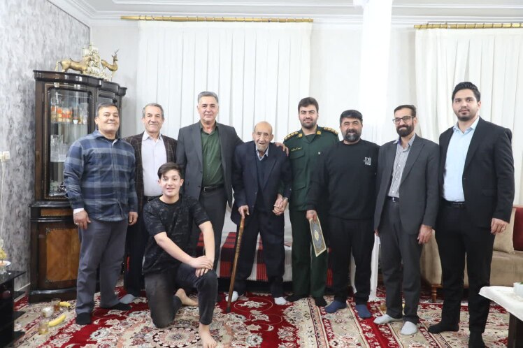  دیدار با خانواده‌های معظم شهدا در باقرشهر به مناسبت دهه فجر انقلاب اسلامی