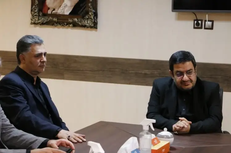 شهردار باقرشهر با حضور در فرمانداری ری هفته دولت را تبریک گفت