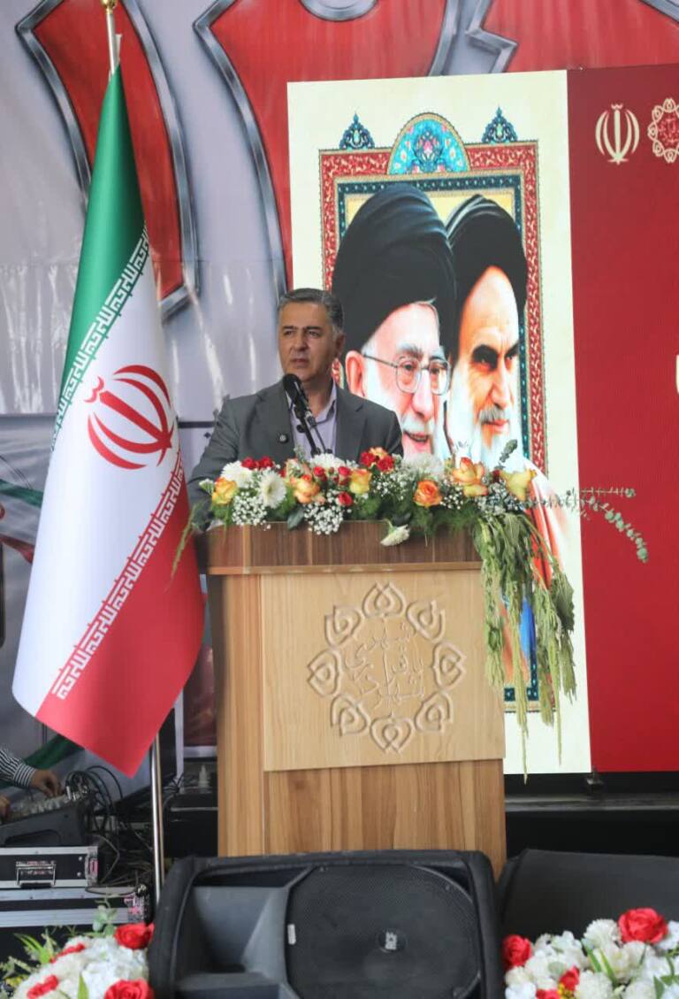 تجلیل از قهرمانان بی‌ادعای باقرشهر در روز آتش‌نشان